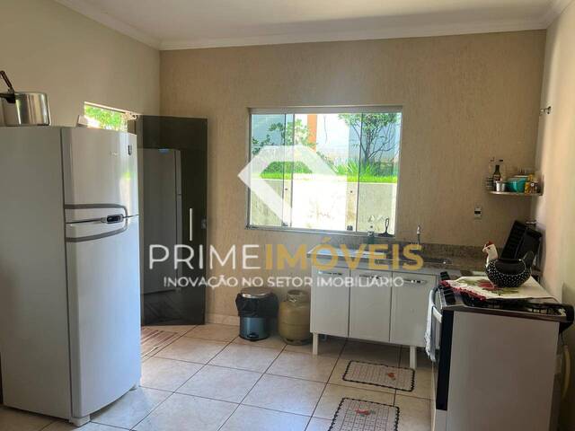 #105 - Casa para Venda em Itatiaiuçu - MG - 2